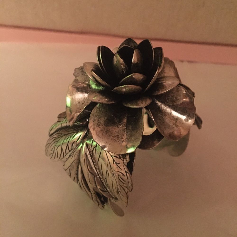 ROSE cuff